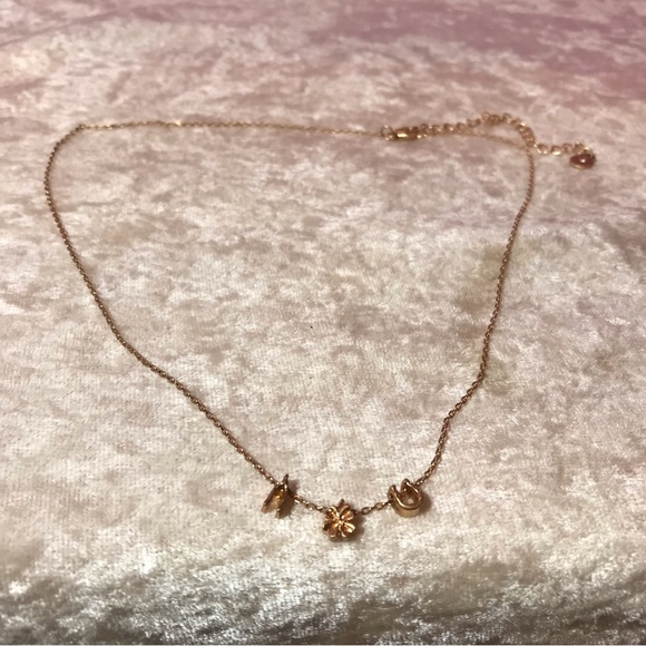 FREE * Maurices Gold St. Patricks’s Day Necklace Horseshoe Lucky Clover Wishbone - Picture 5 of 5